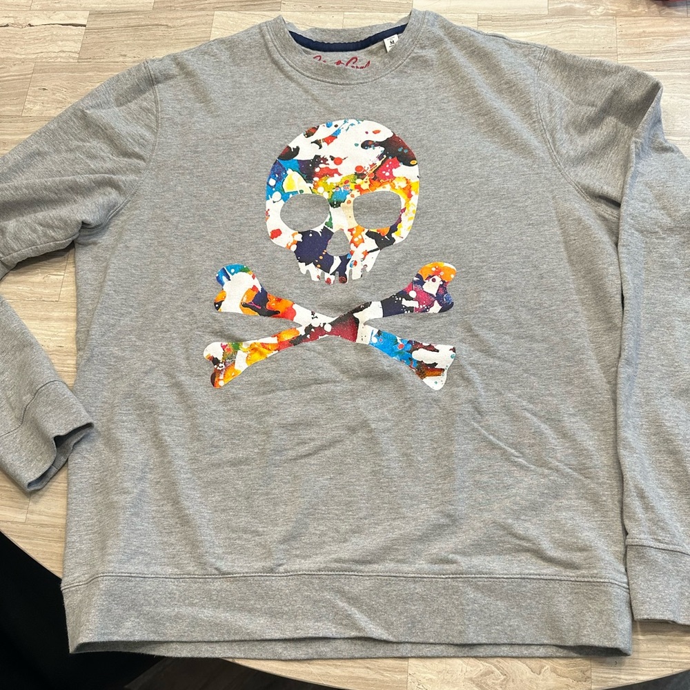 Robert Graham men’s long sleeve crewneck.